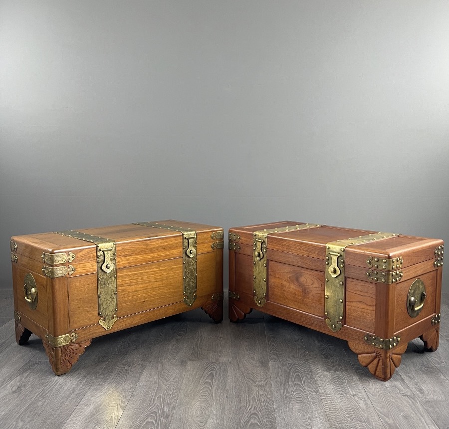 Paire de coffres asiatiques en bois et laiton gravé, XXe siècle-photo-7