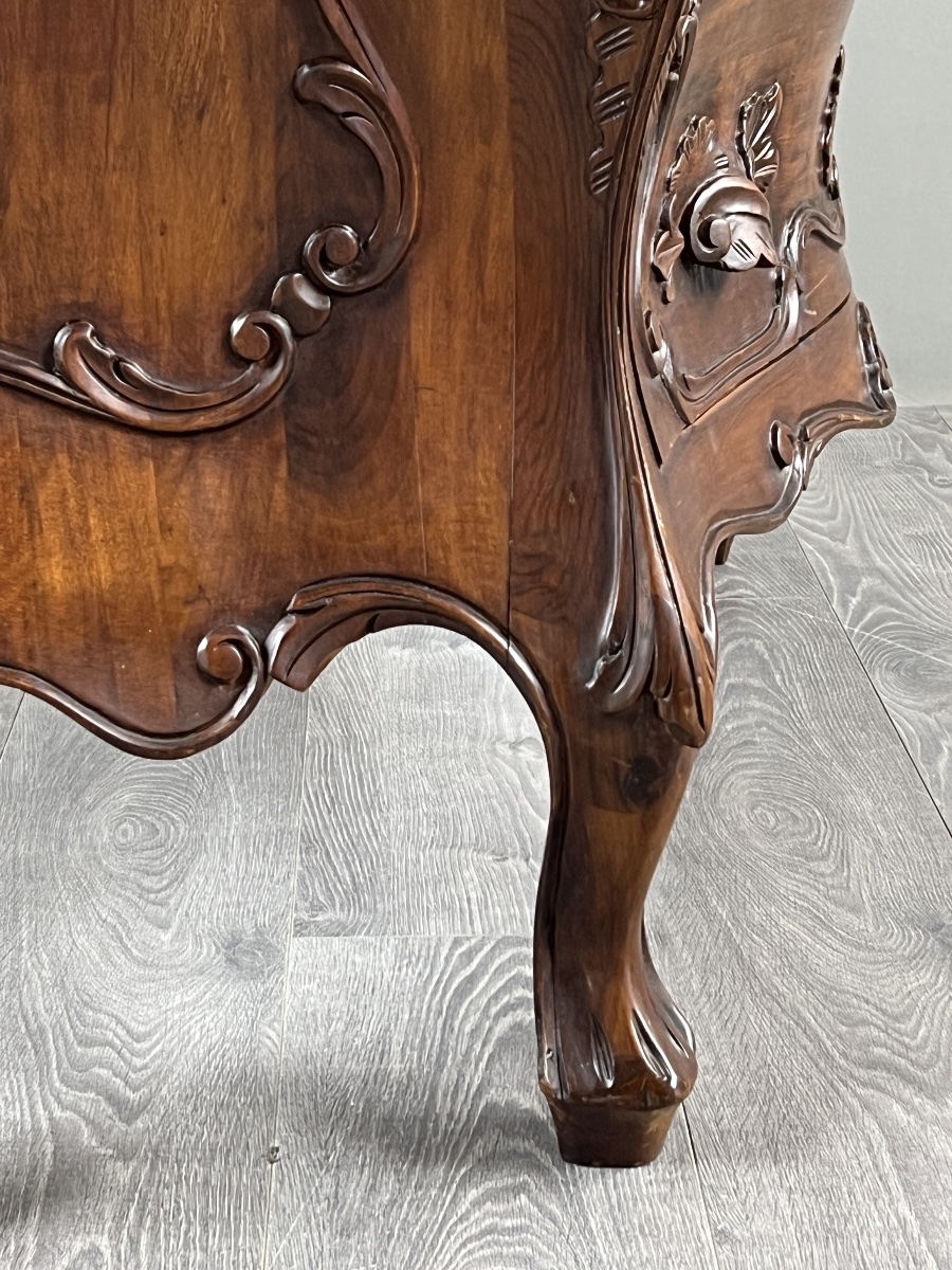 Commode galbée de style Louis XV en bois sculpté, XIXe Siècle-photo-2