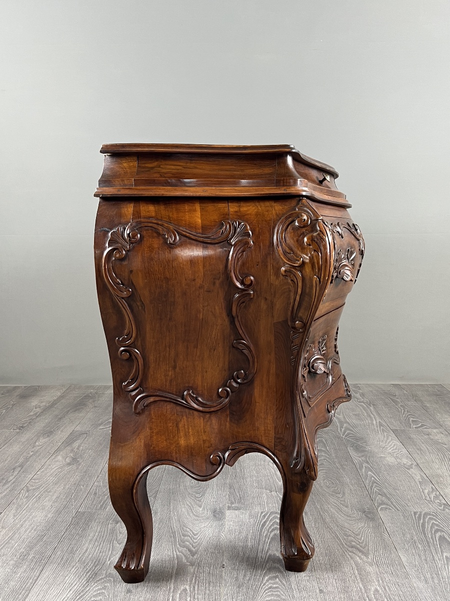 Commode galbée de style Louis XV en bois sculpté, XIXe Siècle-photo-4