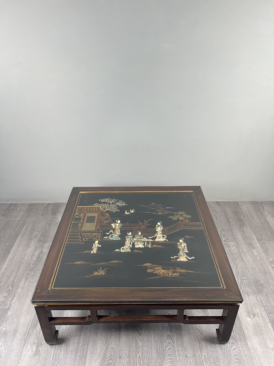 Table basse de style Chinoiserie en bois laqué et décor en nacre,  XXe Siècle-photo-2