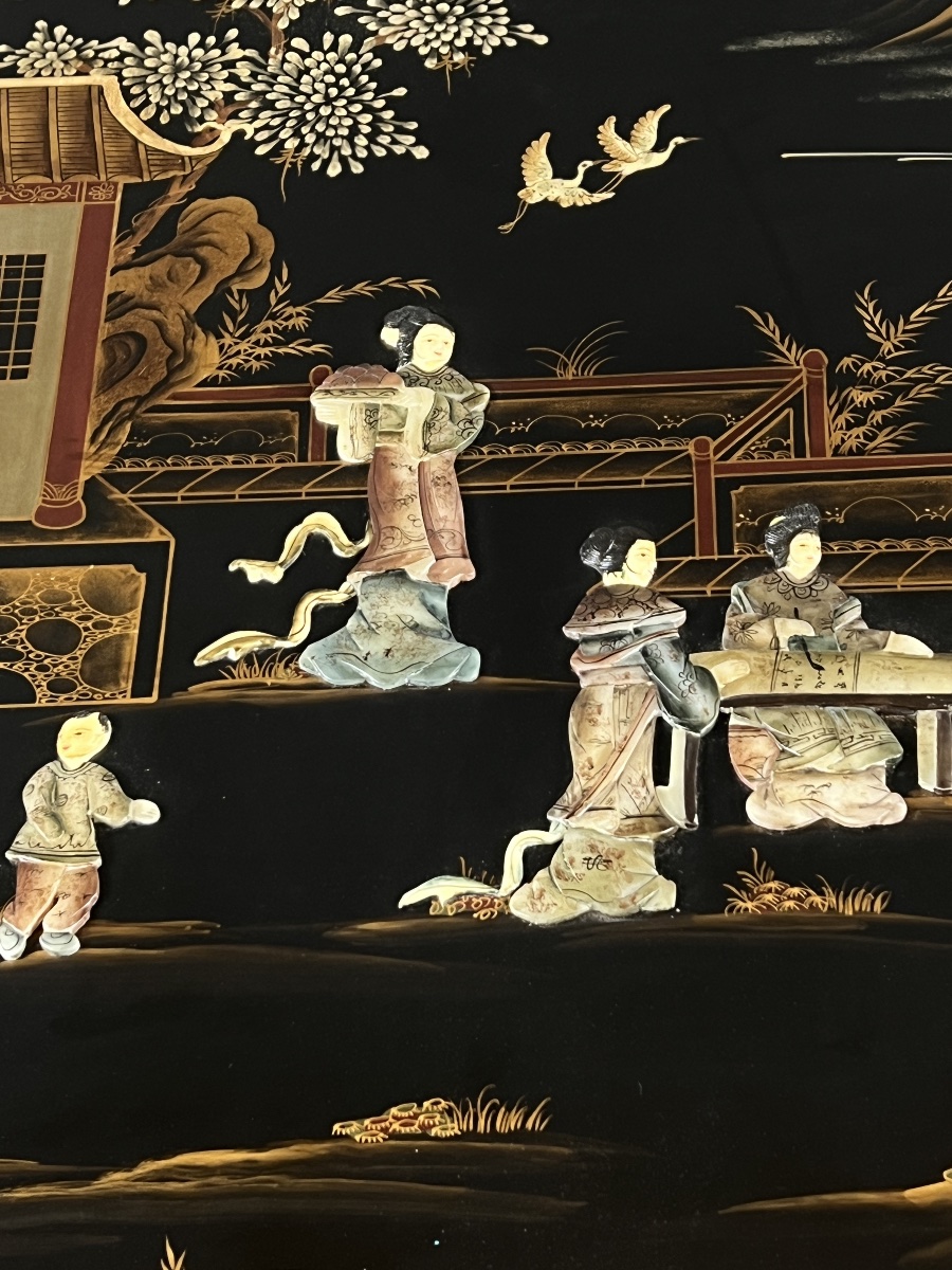 Table basse de style Chinoiserie en bois laqué et décor en nacre,  XXe Siècle-photo-2