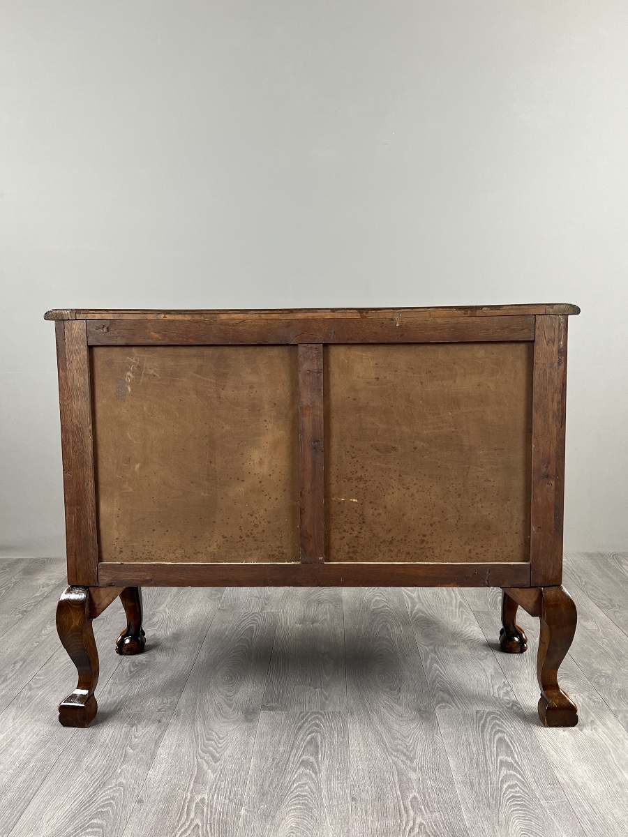 Commode de style Louis XV en placage de loupe de noyer, XXe siècle-photo-7