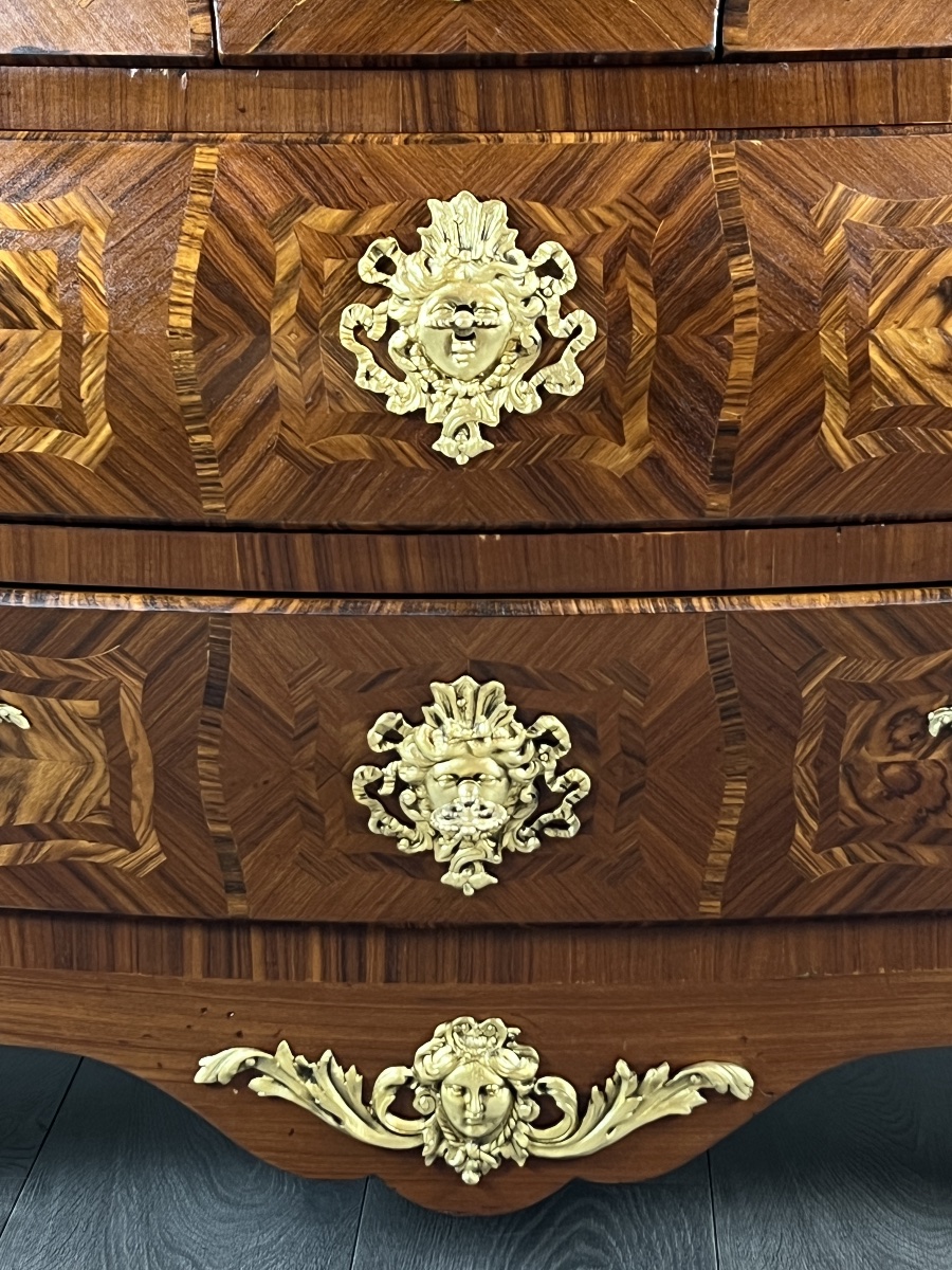 Commode de style Louis XV en marqueterie, bronzes dorés et marbre rouge, XIXe Siècle-photo-1