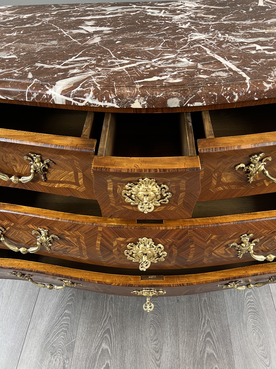 Commode de style Louis XV en marqueterie, bronzes dorés et marbre rouge, XIXe Siècle-photo-4