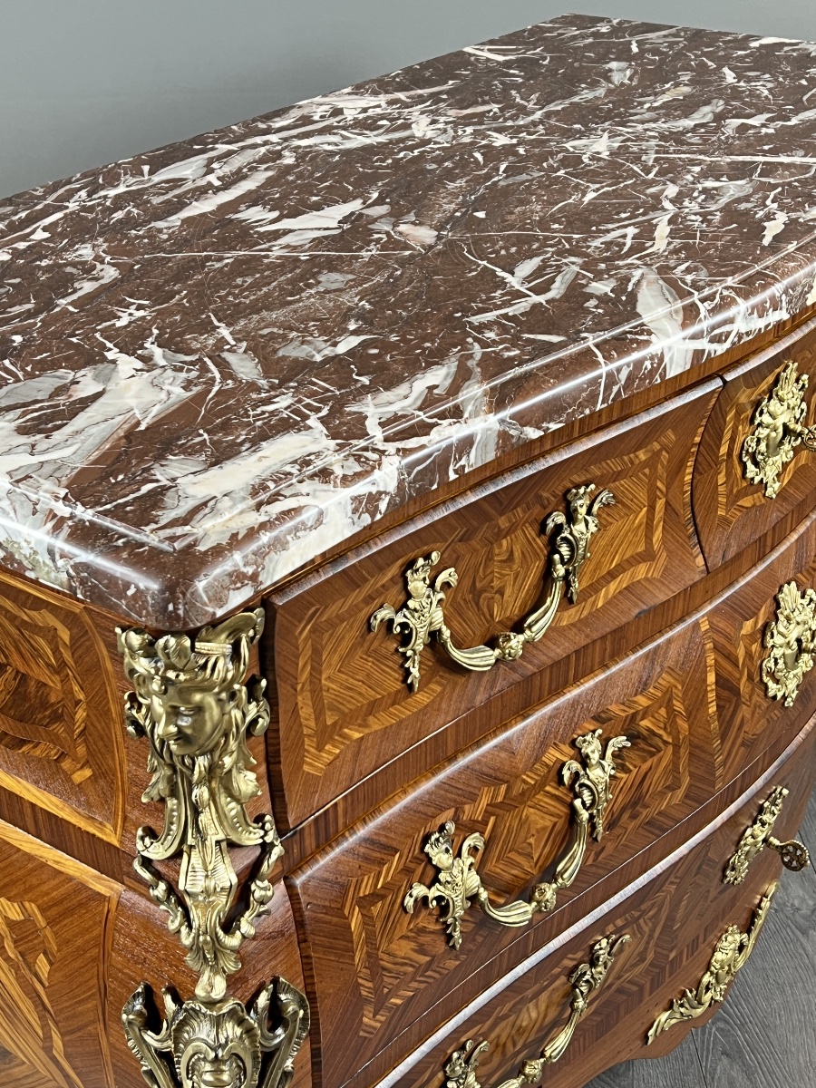 Commode de style Louis XV en marqueterie, bronzes dorés et marbre rouge, XIXe Siècle-photo-7