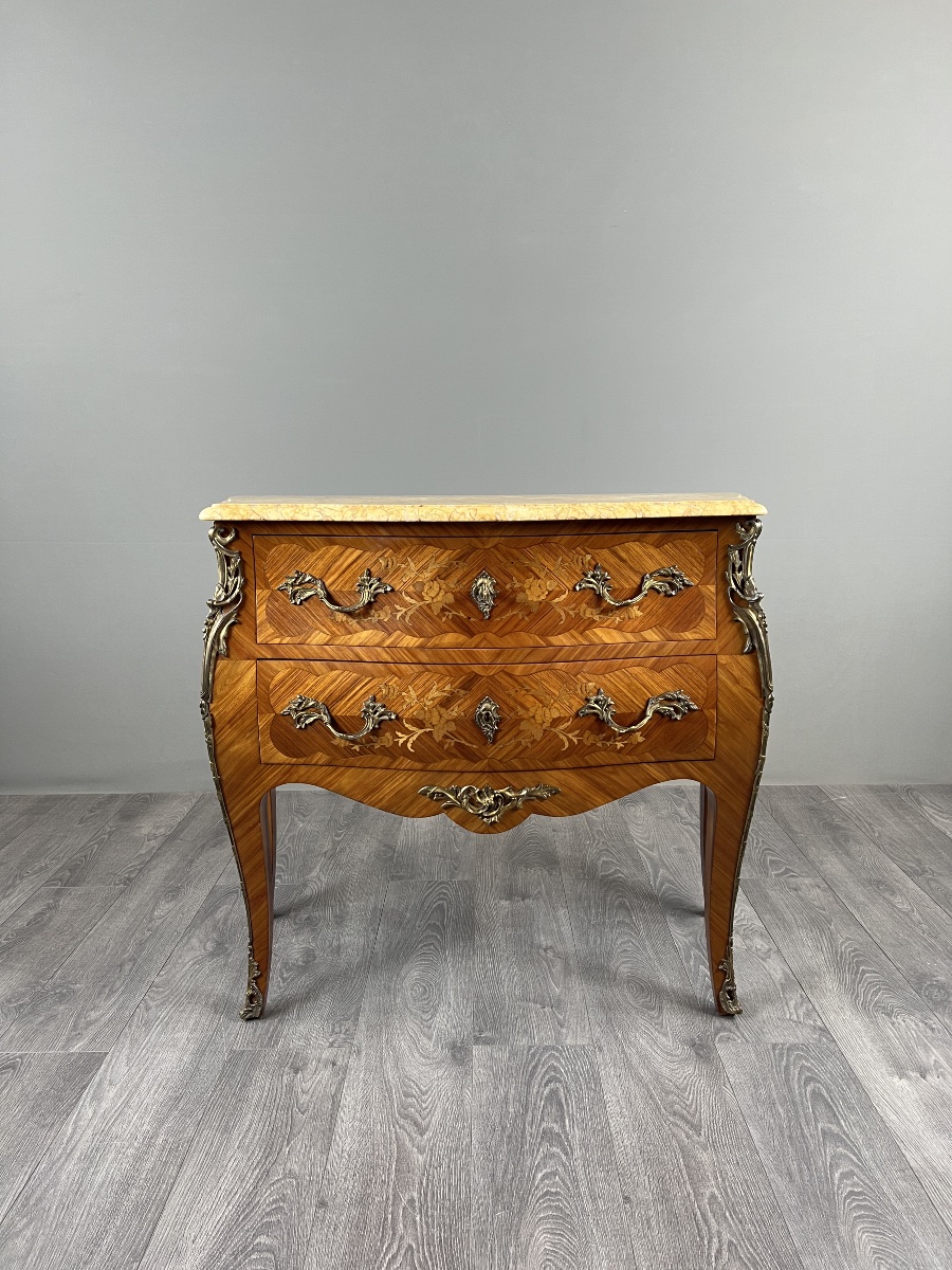 Commode galbée de style Louis XV en marqueterie, XXe Siècle-photo-2