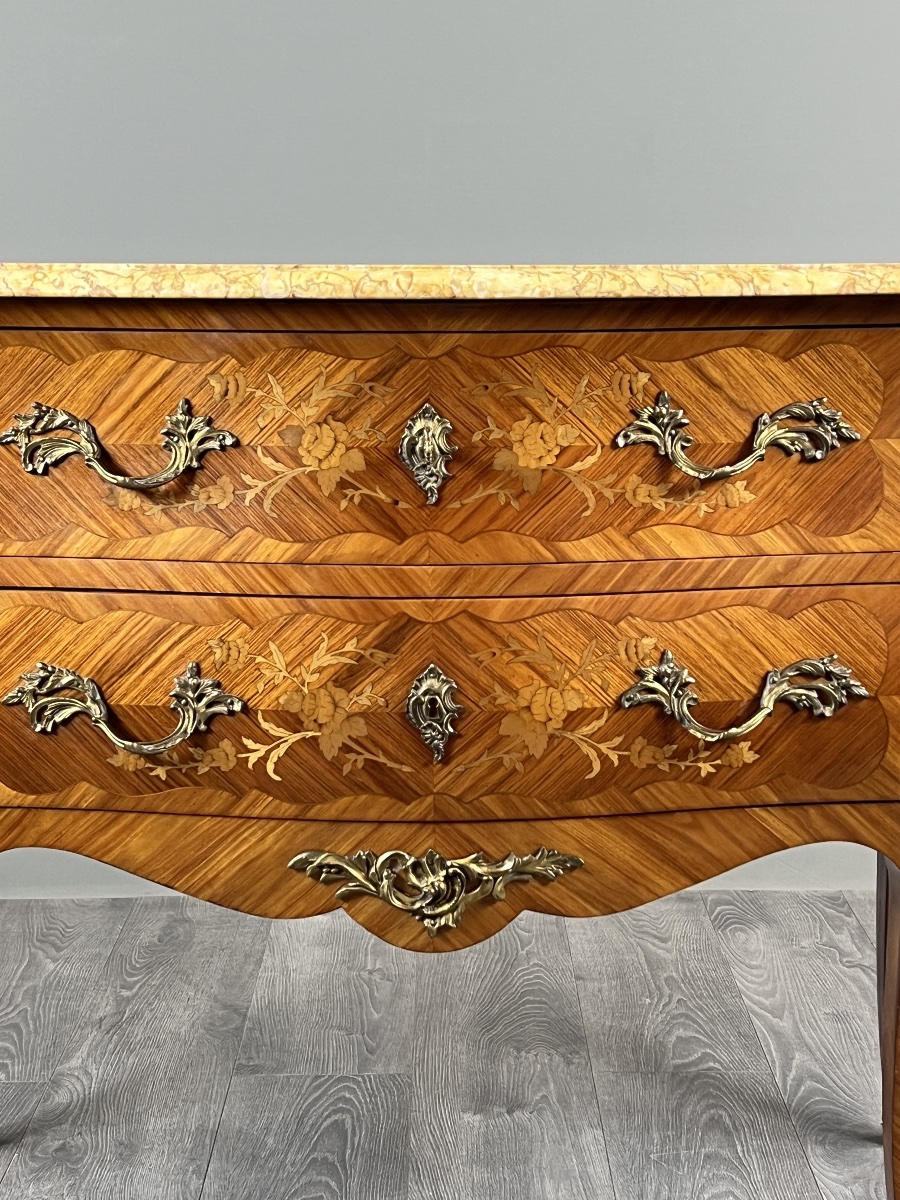 Commode galbée de style Louis XV en marqueterie, XXe Siècle-photo-4
