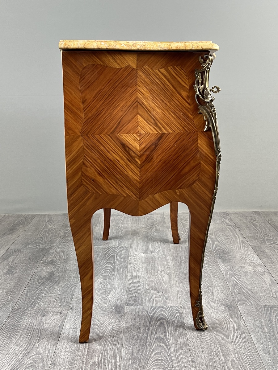 Commode galbée de style Louis XV en marqueterie, XXe Siècle-photo-4