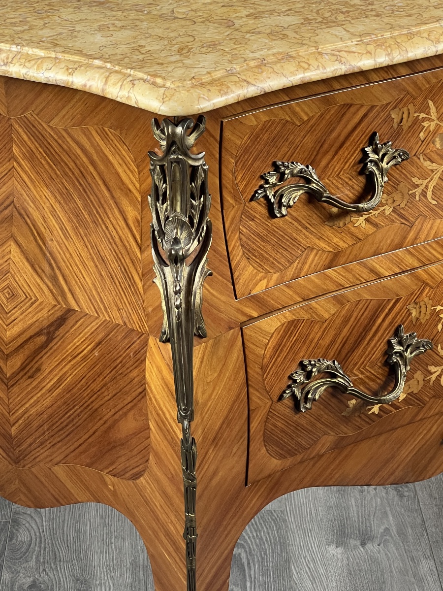 Commode galbée de style Louis XV en marqueterie, XXe Siècle-photo-5