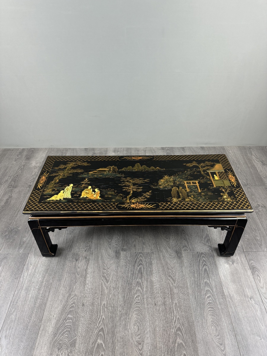 Table basse asiatique en bois laqué noir, décor peint, XXe Siècle-photo-2