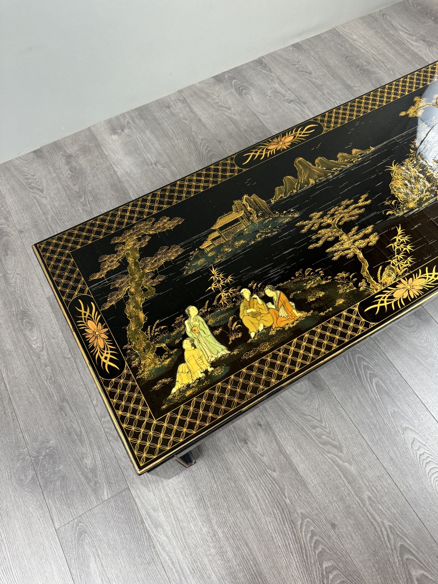 Table basse asiatique en bois laqué noir, décor peint, XXe Siècle-photo-4