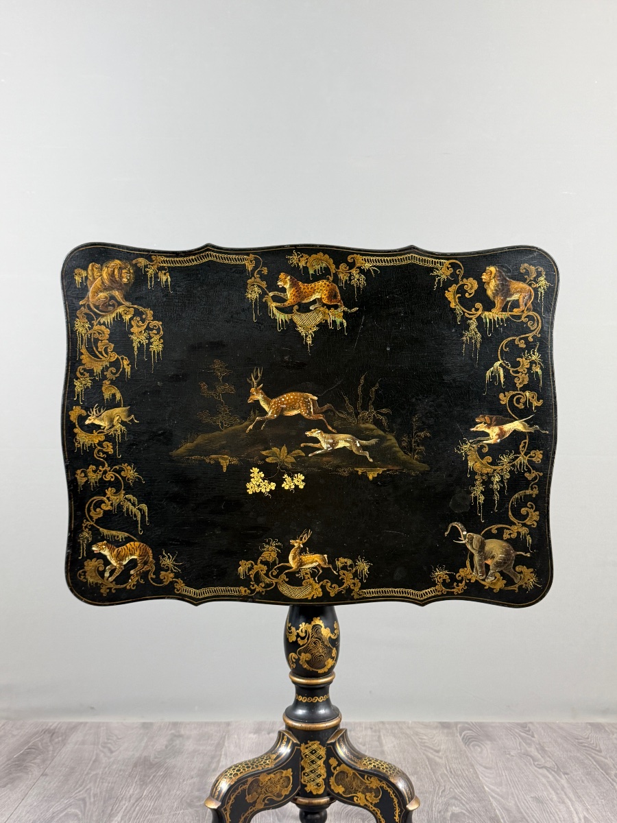 Table pliante Napoléon III en bois laqué noir et décor doré, XIXe siècle-photo-3