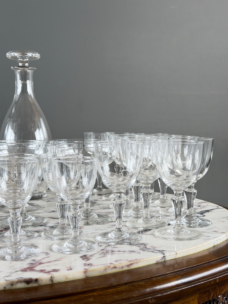 Important 43-piece Baccarat Crystal Glassware Set, 20th Century-photo-4