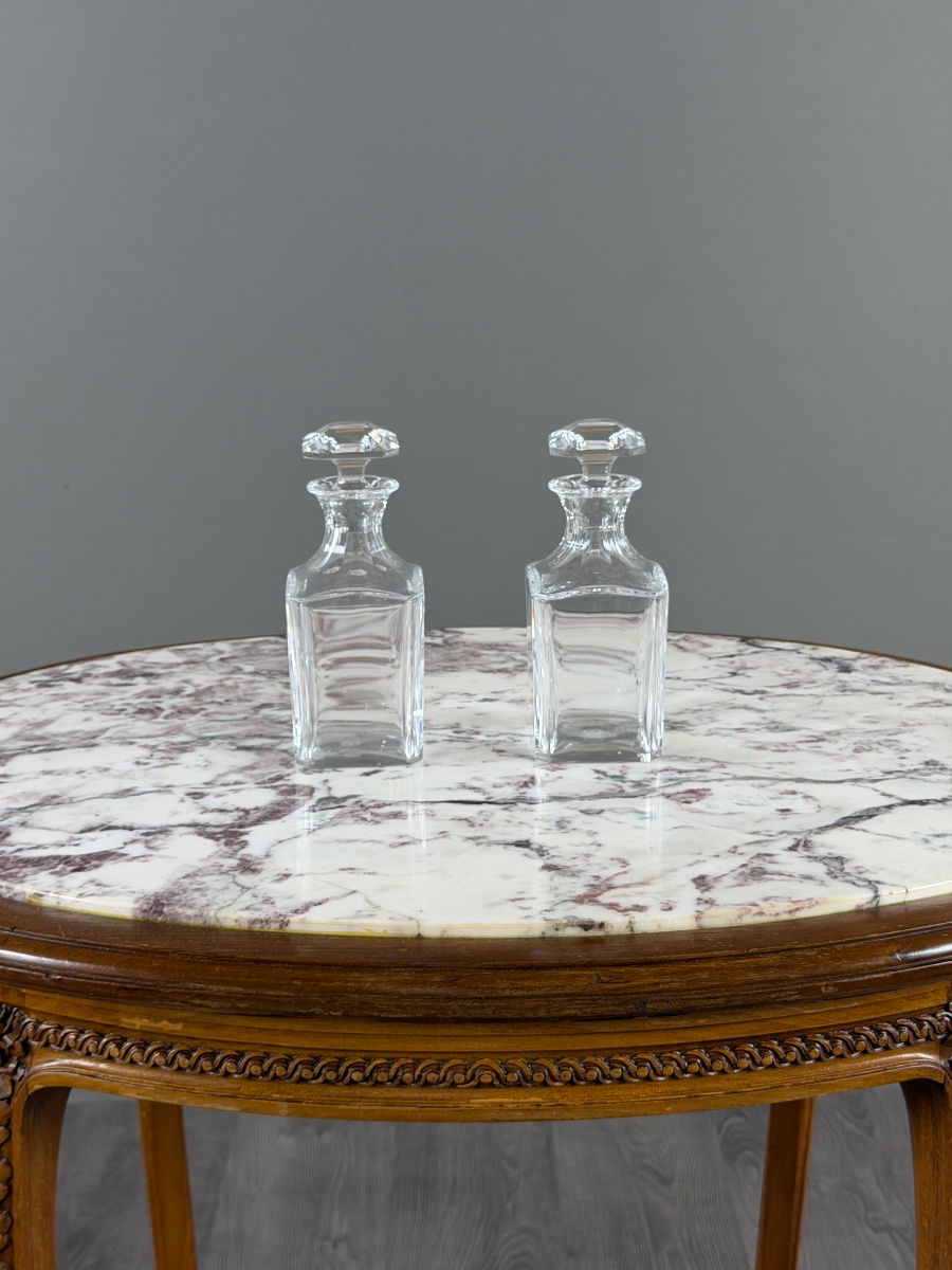 Paire de carafes en cristal de Baccarat, XXe Siècle