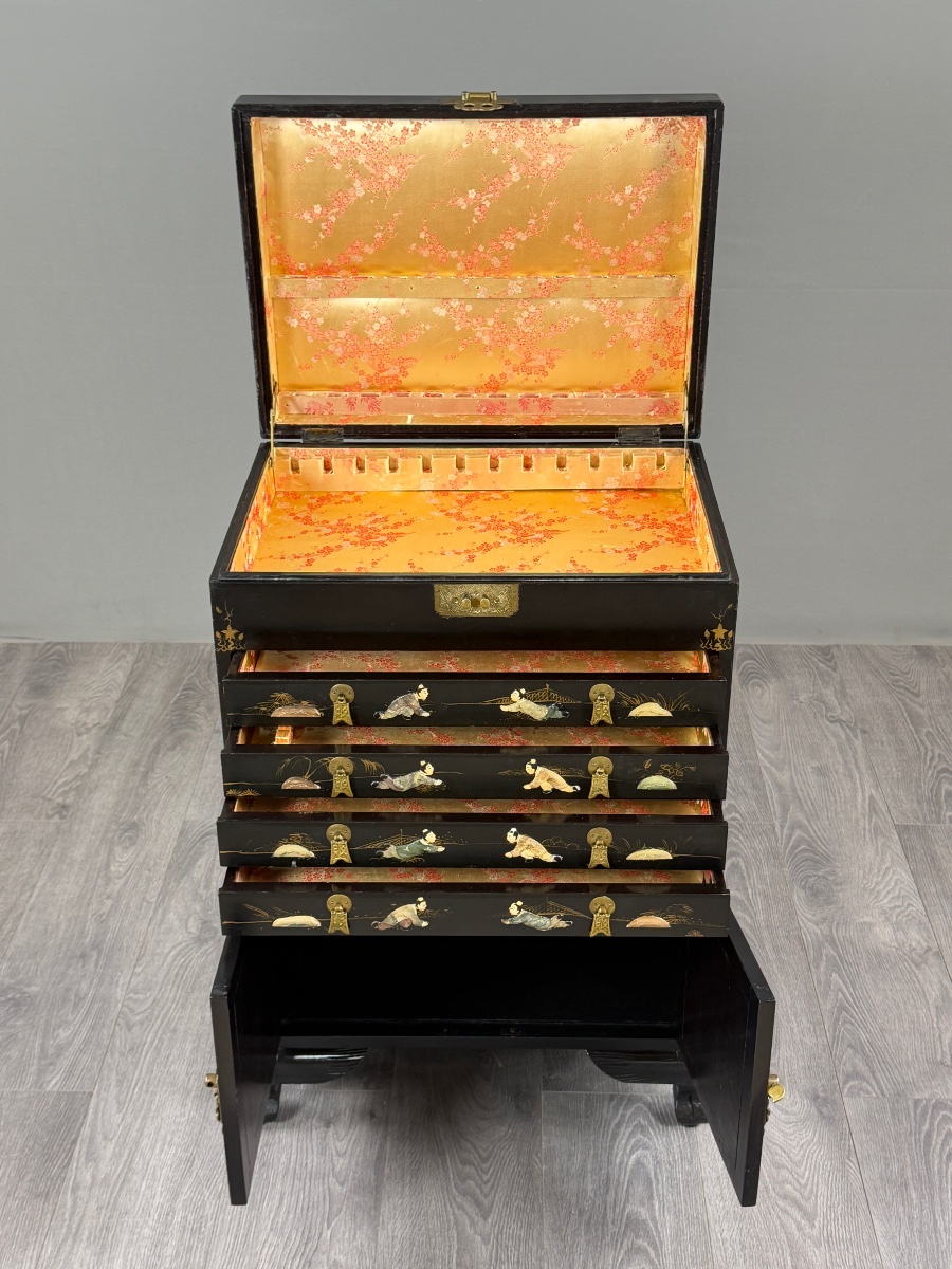 Cabinet chinois en laque noire, XIXe siècle-photo-2