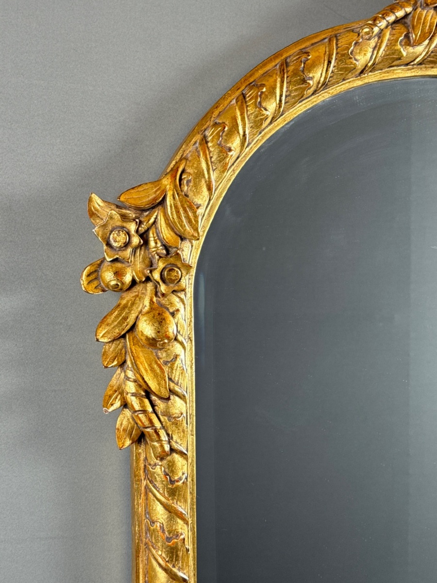 Miroir en bois sculpté et doré à décor de fruits et de fleurs, XXe siècle-photo-3