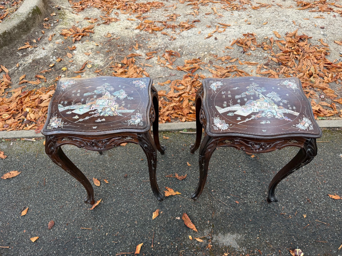 Paire de tables de chevet vietnamiennes en bois sculpté et incrustations de nacre, XXe Siècle-photo-7
