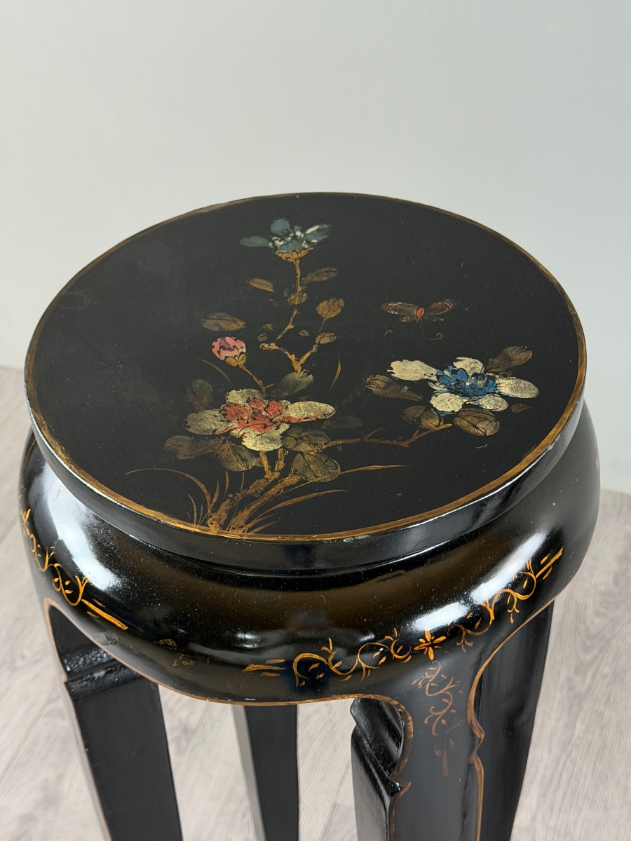 Pair Of Tall, Japanese-style Stools Made Of Black-lacquered Wood, 20th Century-photo-1