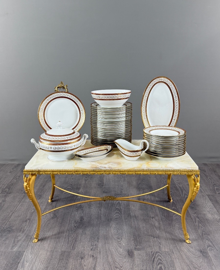 Service de table en porcelaine de Limoges Leclaire, 42 pièces, XXe Siècle