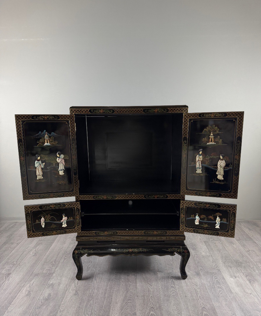 Cabinet chinois en bois laqué noir et décor polychrome , XXe siècle-photo-2