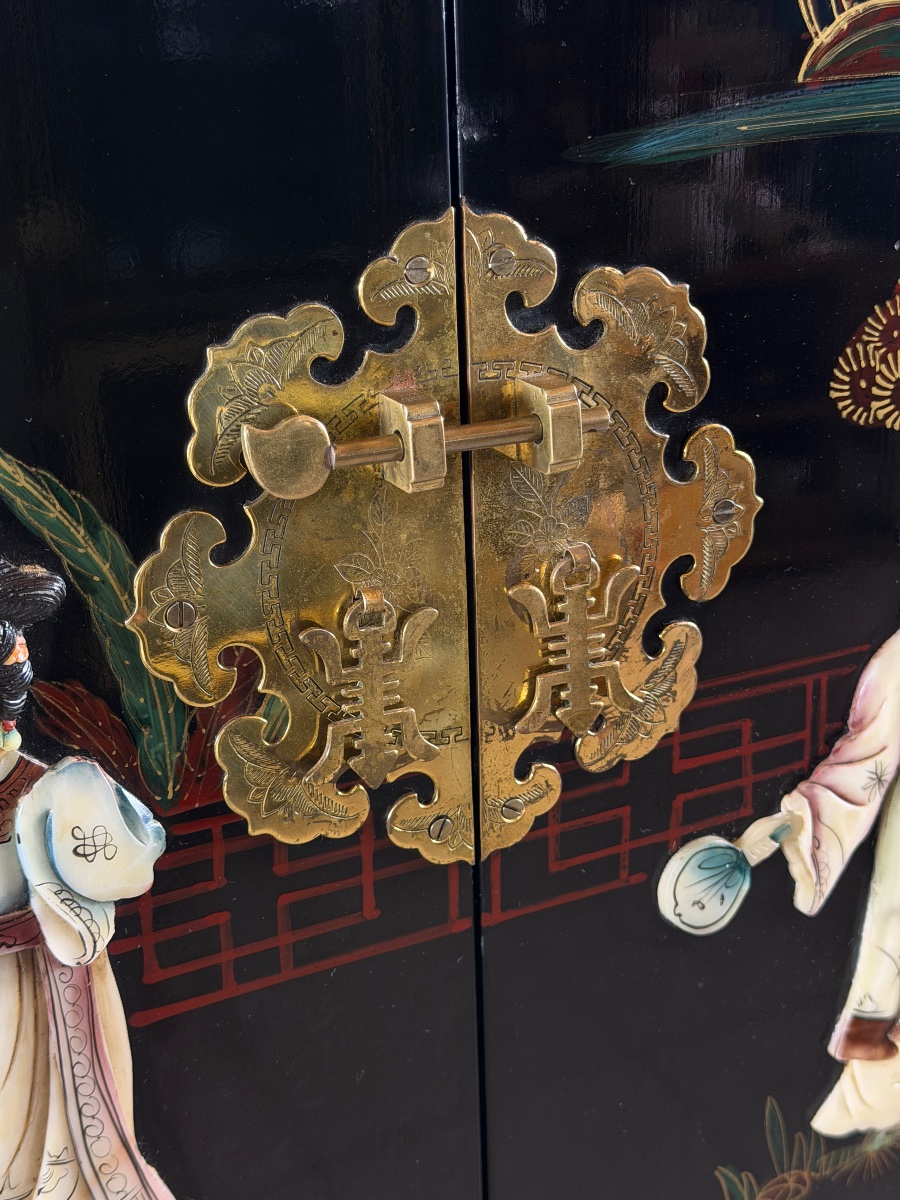 Cabinet chinois en bois laqué noir et décor polychrome , XXe siècle-photo-3
