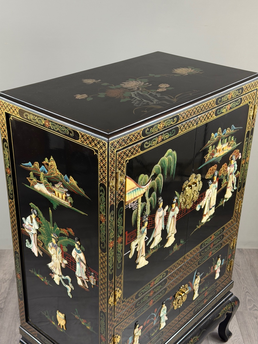 Cabinet chinois en bois laqué noir et décor polychrome , XXe siècle-photo-4