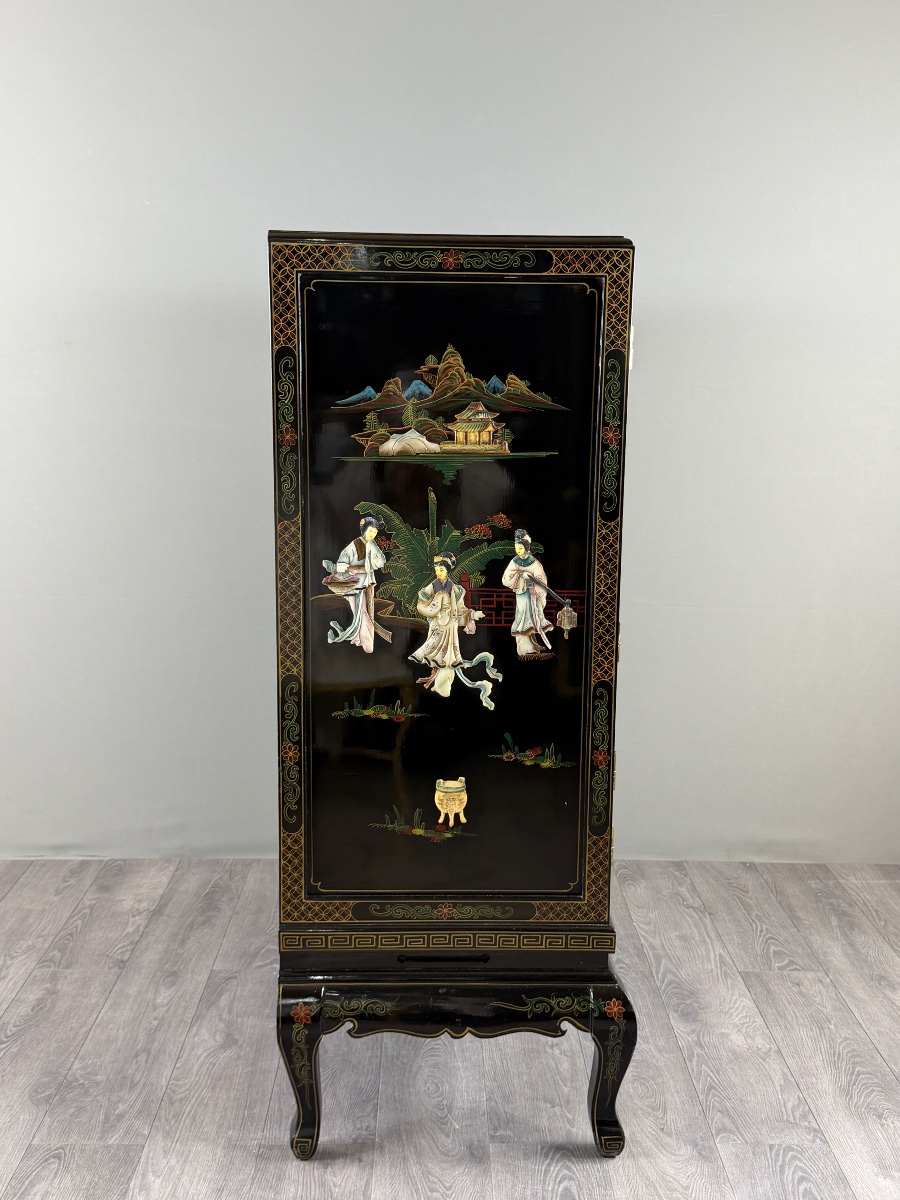 Cabinet chinois en bois laqué noir et décor polychrome , XXe siècle-photo-6