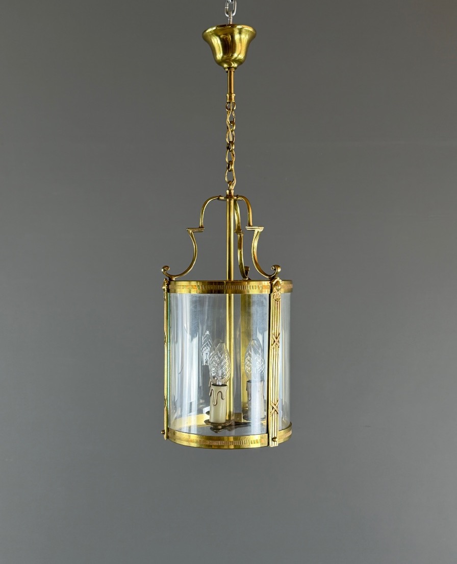 Lanterne cylindrique en laiton et verre, XXe Siècle