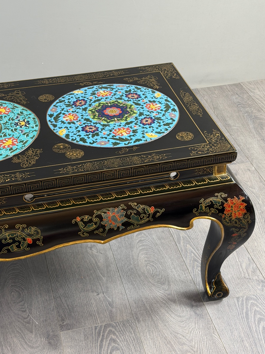 Table basse en bois laqué noir à décor cloisonné et polychrome, XXe Siècle-photo-4