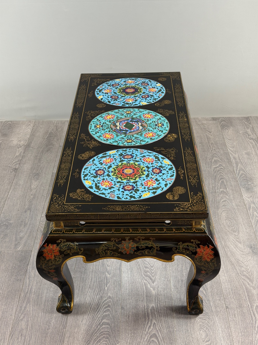 Table basse en bois laqué noir à décor cloisonné et polychrome, XXe Siècle-photo-6