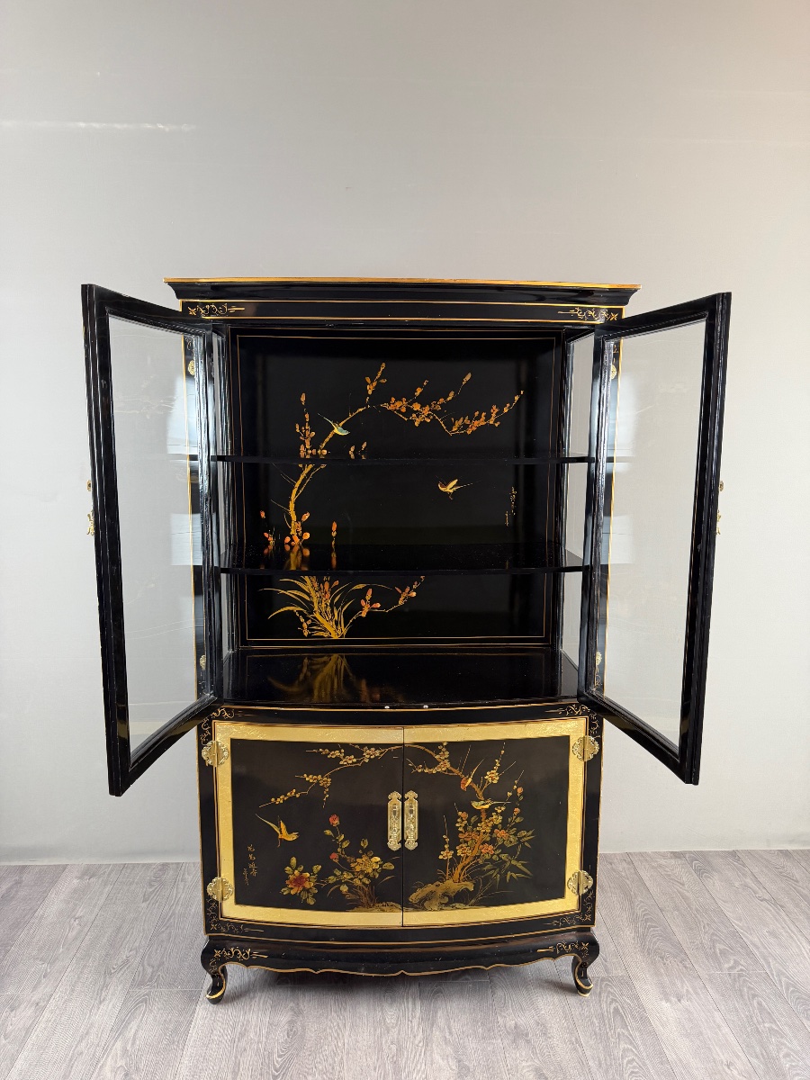Vitrine chinoise en bois laqué noir à décor polychrome, XXe Siècle-photo-6