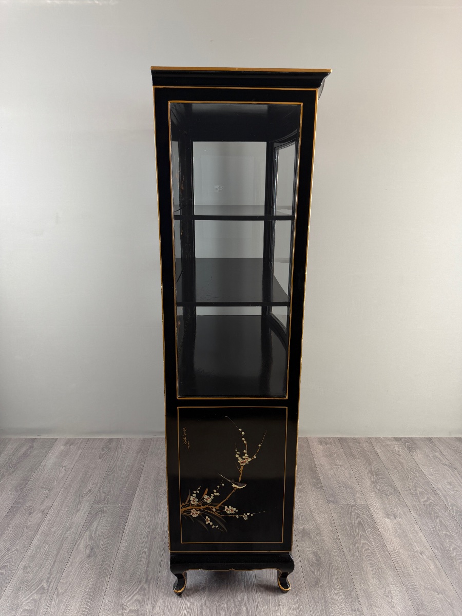 Vitrine chinoise en bois laqué noir à décor polychrome, XXe Siècle-photo-8