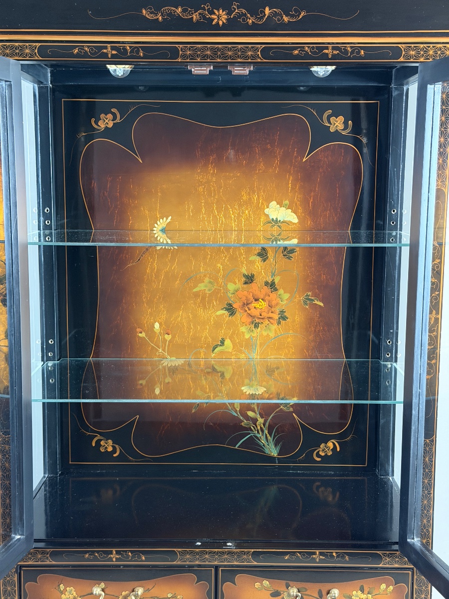 Vitrine chinoise laquée à décor floral et d’oiseaux, XXe Siècle-photo-3