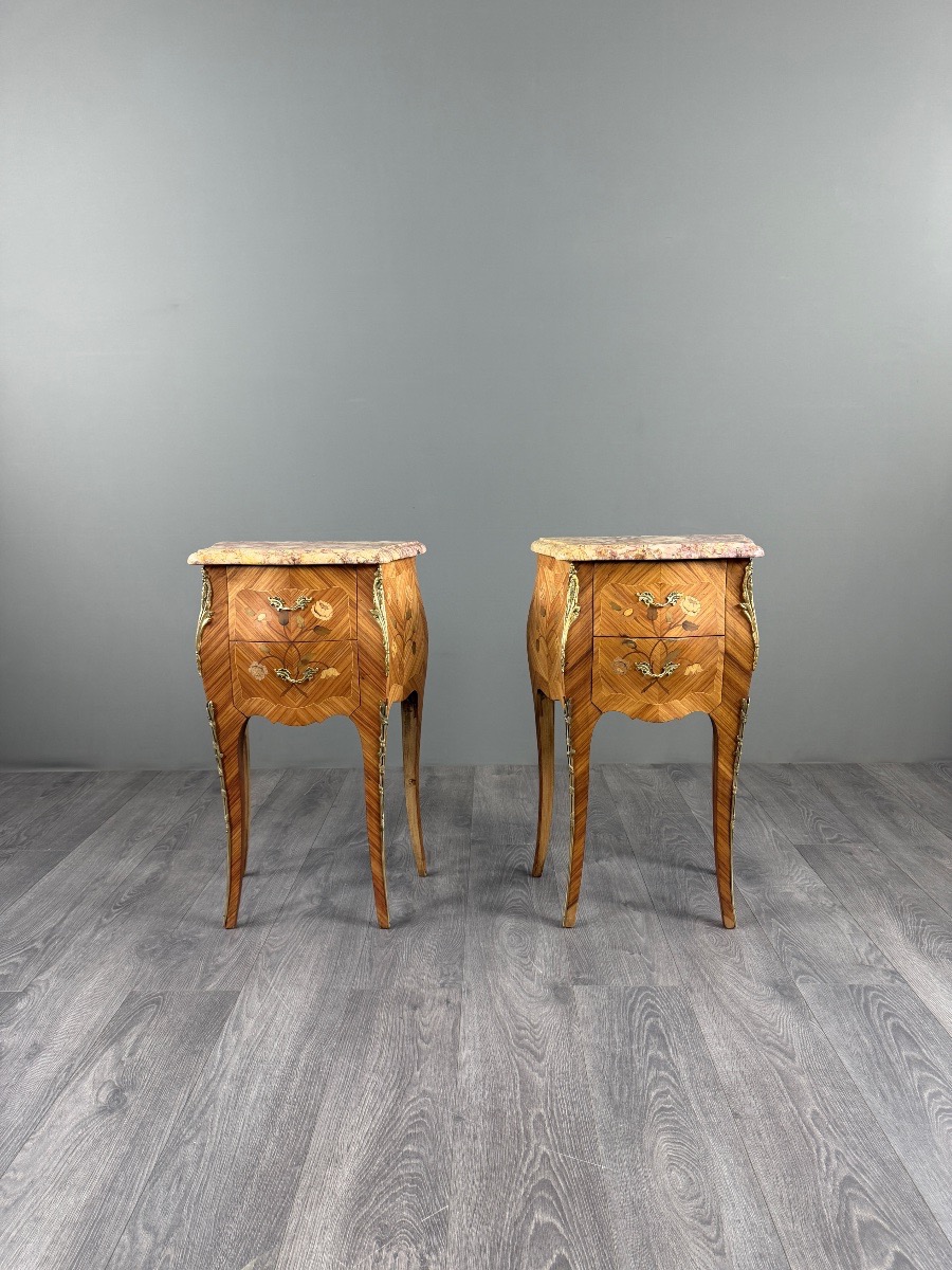 Paire de chevets de style Louis XV en marqueterie et marbre,  XXe siècle-photo-2