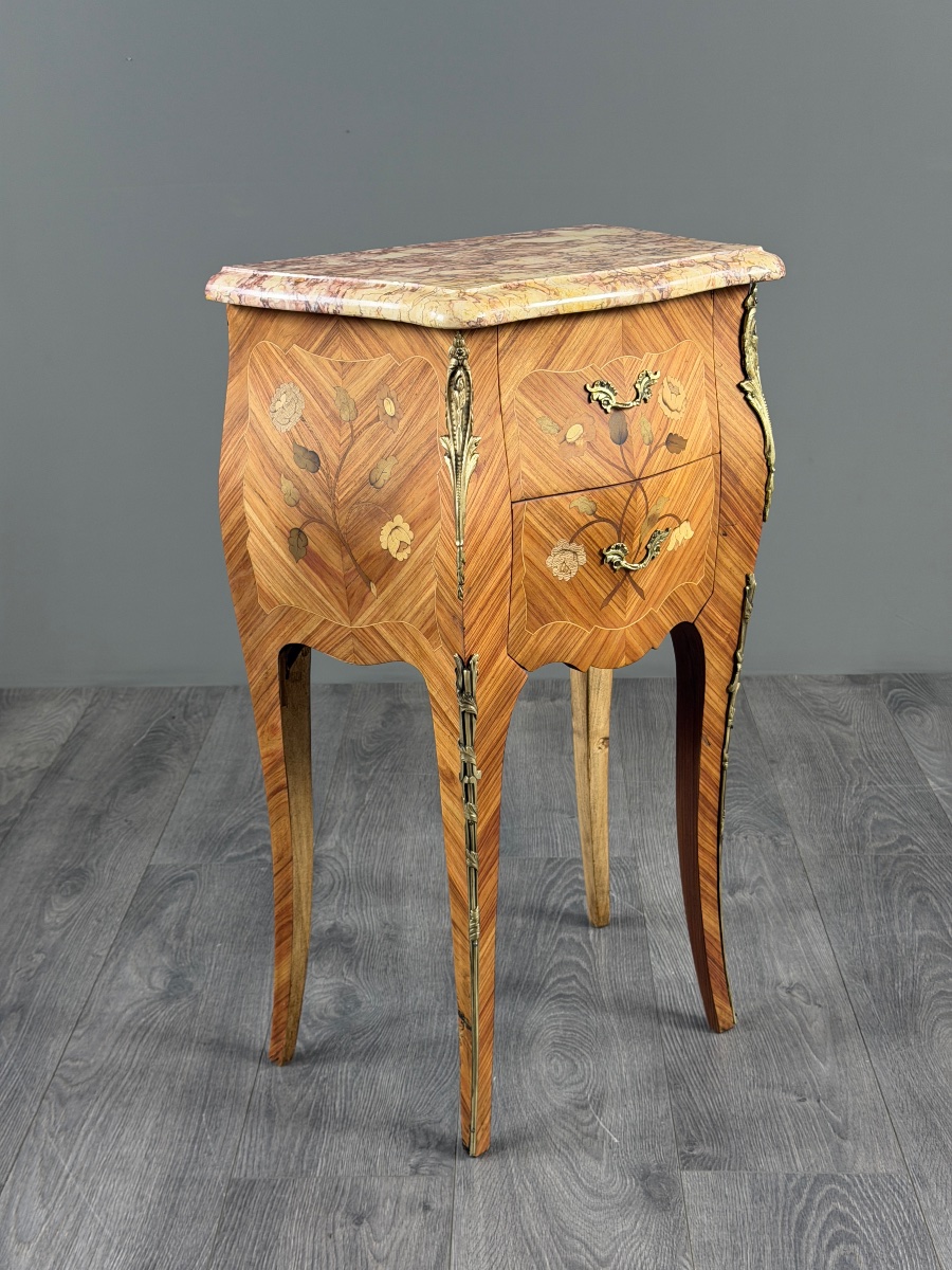 Paire de chevets de style Louis XV en marqueterie et marbre,  XXe siècle-photo-2