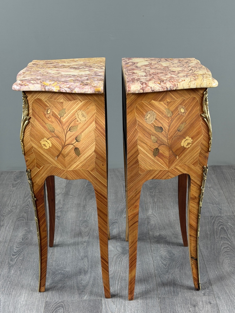 Paire de chevets de style Louis XV en marqueterie et marbre,  XXe siècle-photo-6