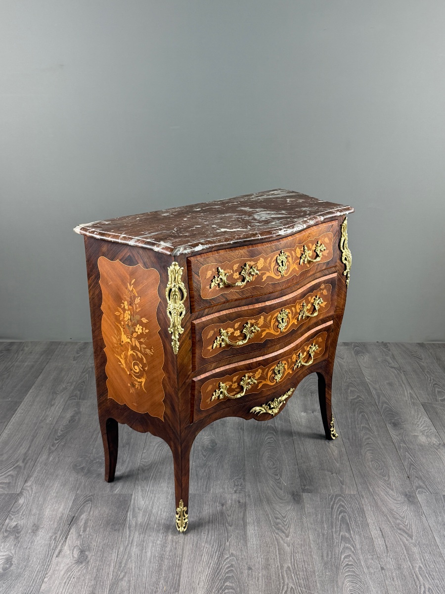 Commode de style Louis XV en marqueterie, bronze doré et marbre, XIXe Siècle-photo-1