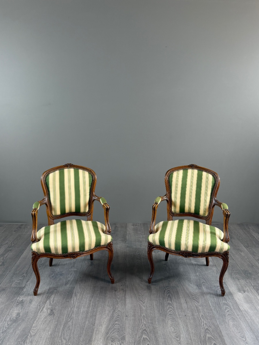 Pair Of Louis XV-style Armchairs In Carved Wood, 20th Century-photo-2