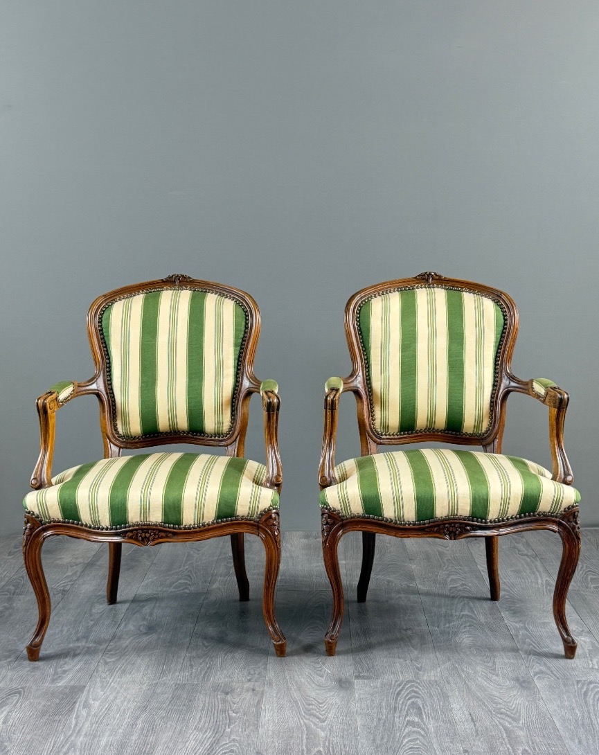 Pair Of Louis XV-style Armchairs In Carved Wood, 20th Century-photo-5