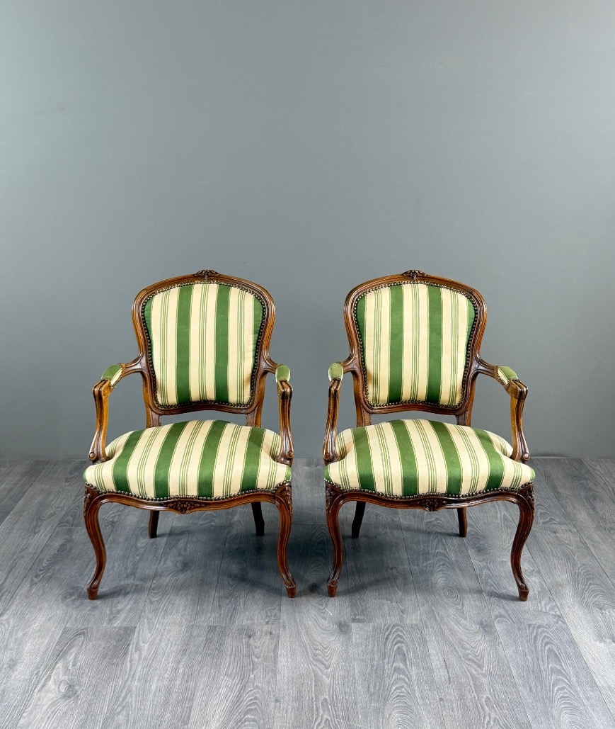 Pair Of Louis XV-style Armchairs In Carved Wood, 20th Century