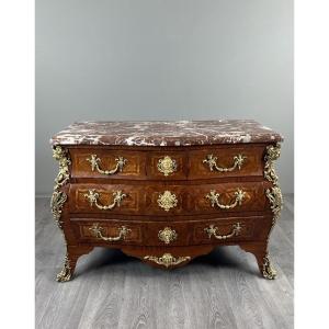 Commode de style Louis XV en marqueterie, bronzes dorés et marbre rouge, XIXe Siècle