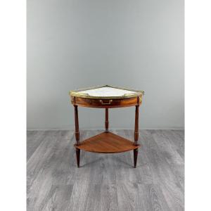 Table d’appoint d’angle de style Louis XVI, XIXe siècle