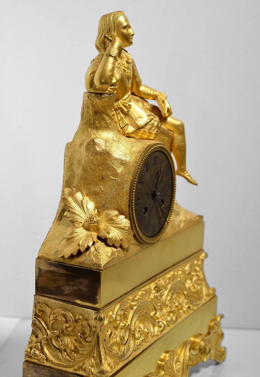 Pendule Antique Figurative En Bronze Doré Avec Poète De La Renaissance Début Du XIXe Siècle-photo-4