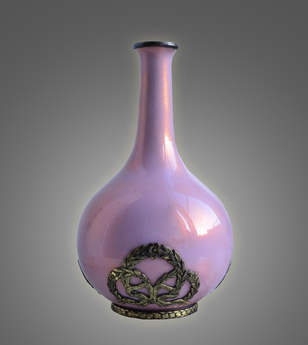 Vase Miniature En Argent Doré Et émail Rose Maître Finlandais Du Début Du XXe Siècle