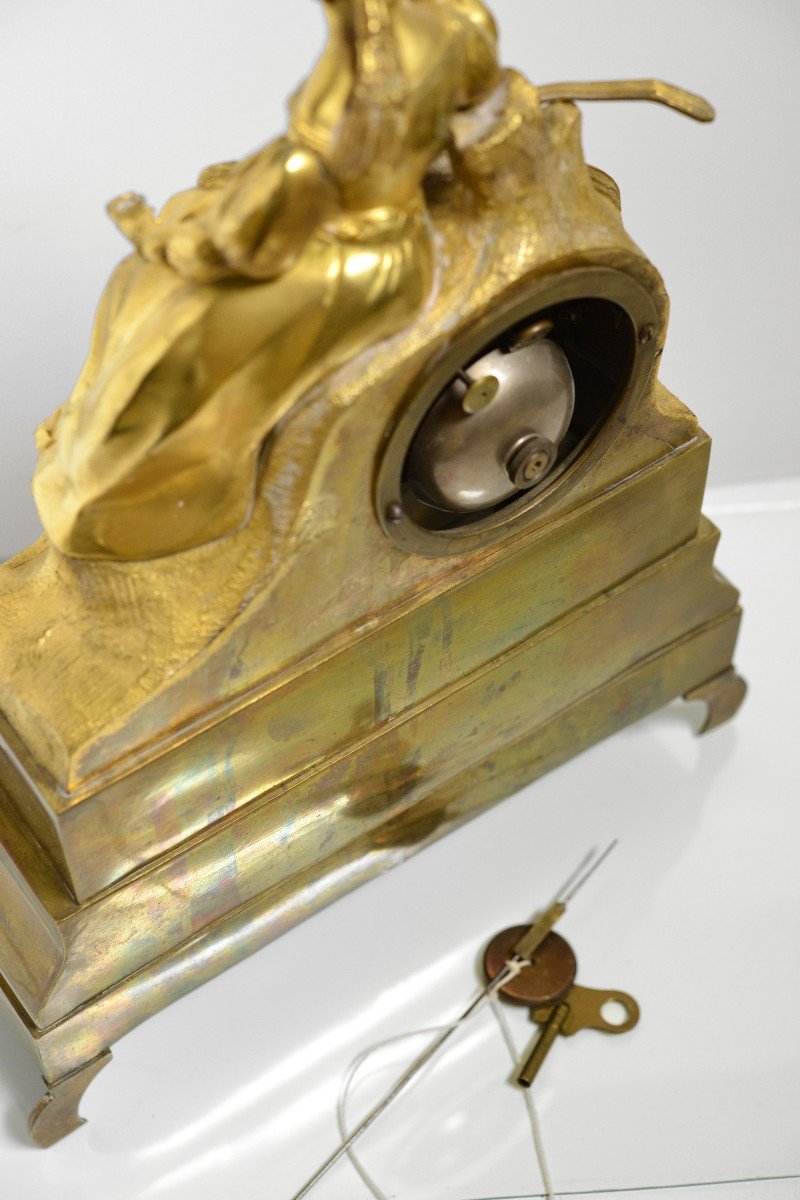 Fille Italienne Avec Mandoline Horloge Figurale Française En Bronze Doré 19ème Siècle-photo-3