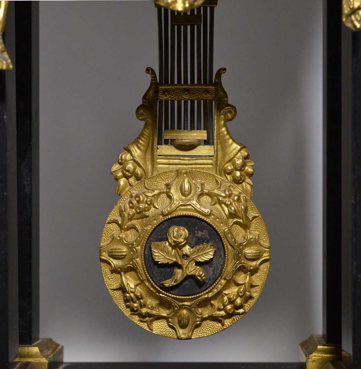Versailles Manufacture French Portico Clock Black Stone Gilt Bronze 19th Century-photo-4