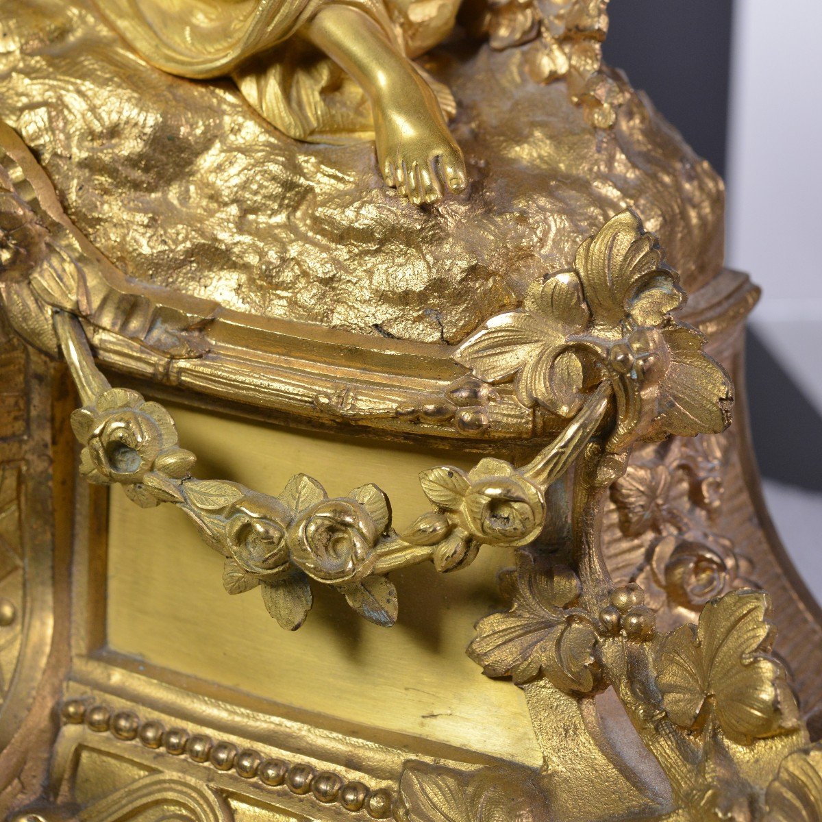 Grande Horloge Figurative En Bronze Doré De Style Louis XVI, XIXe Siècle, Muse Avec Chérubin-photo-4