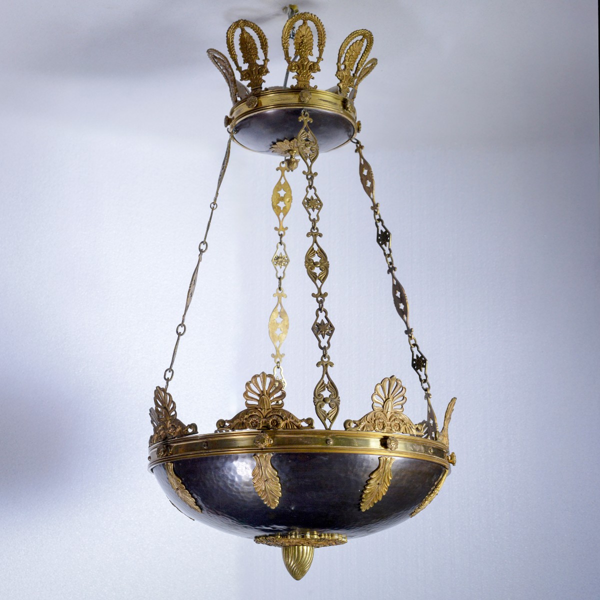 Lustre Antique de Style Empire Français en Bronze Doré et Patiné de la Fin du XIXe Siècle