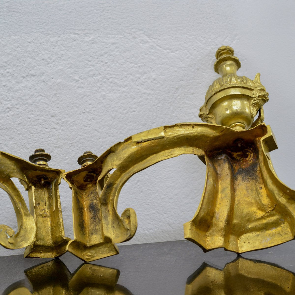 19th Century French Empire Gilt Bronze Andirons Chenets Urns And Mythical Beasts-photo-4