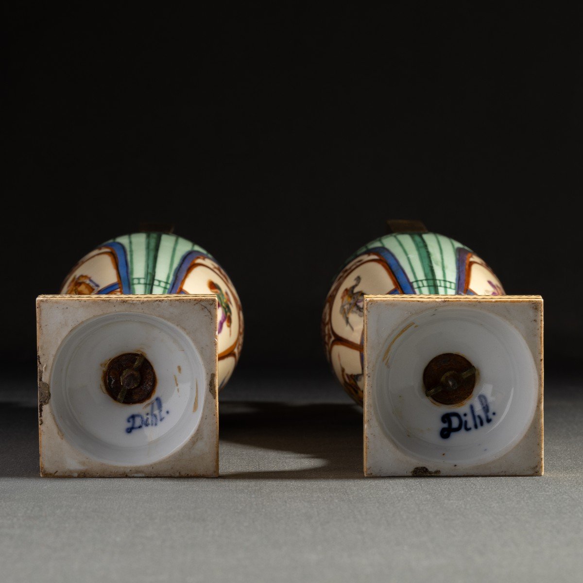 Dihl And Guérhard - Very Rare Pair Of "spindle" Vases With Troubadour Decoration - Porcelain Circa 1820-photo-5